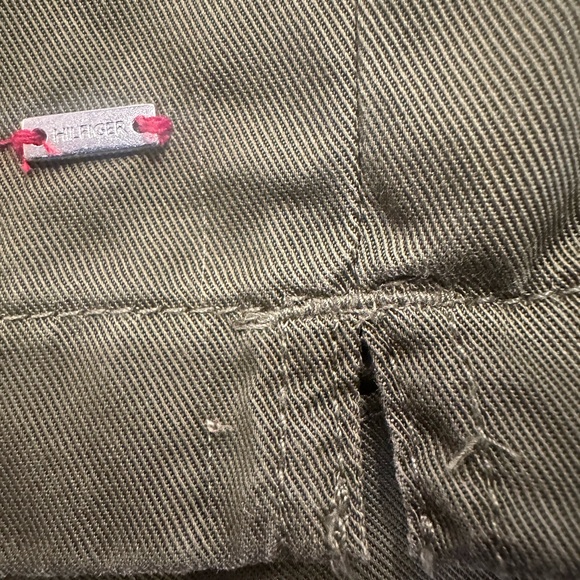 Tommy Hilfiger Olive Green Women's Shorts, Size 8 - Picture 9 of 10